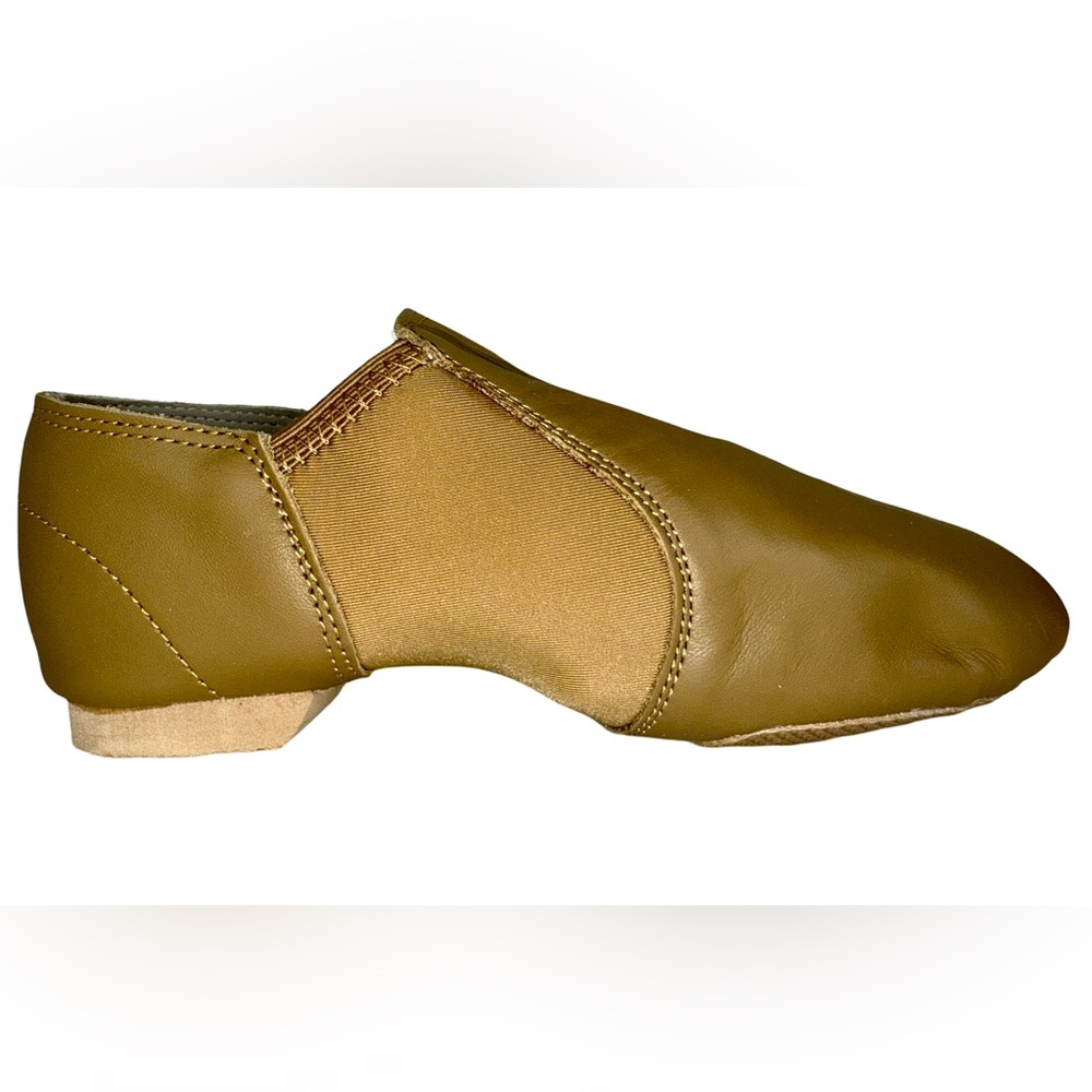 NWOT BALLROOM DANCING SHOES IN CAMEL